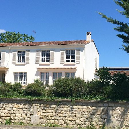 La Maison Blanche Hotel Saint-Jean-dʼAngély Buitenkant foto