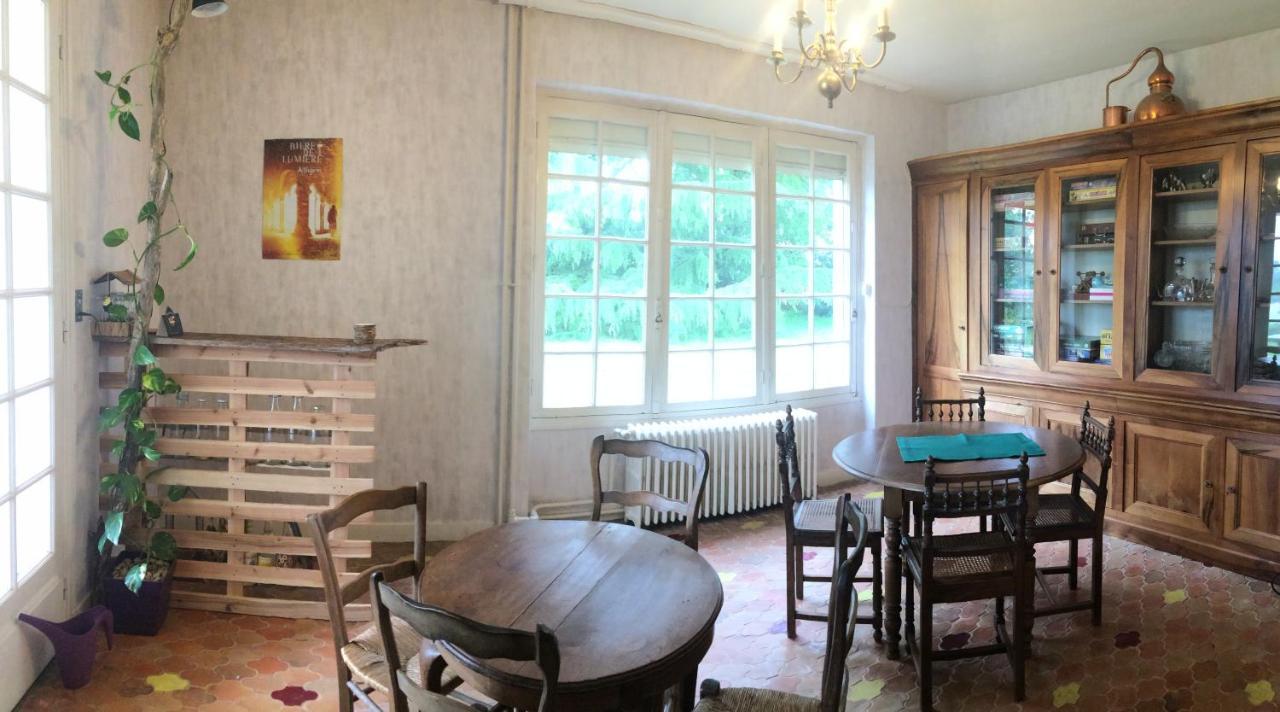 La Maison Blanche Hotel Saint-Jean-dʼAngély Buitenkant foto